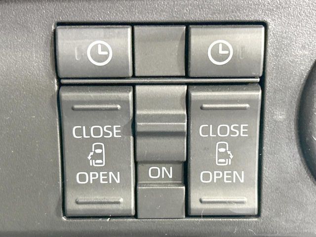 TOYOTA ROOMY 4WD 2023