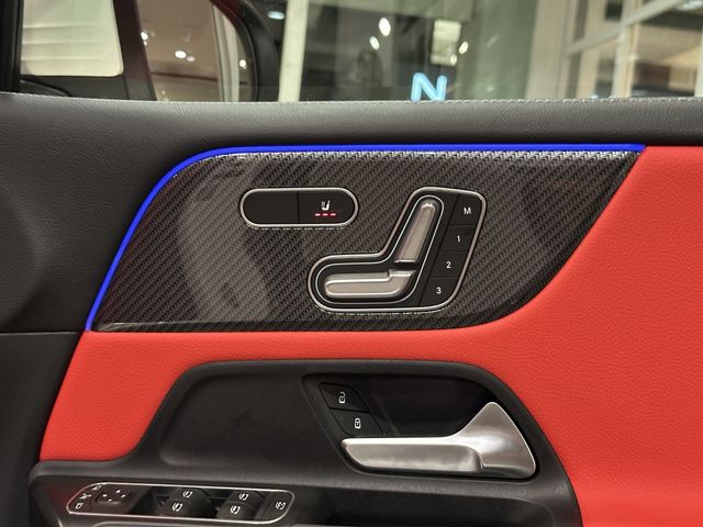 MERCEDES BENZ MERCEDES BENZ GLB 2024