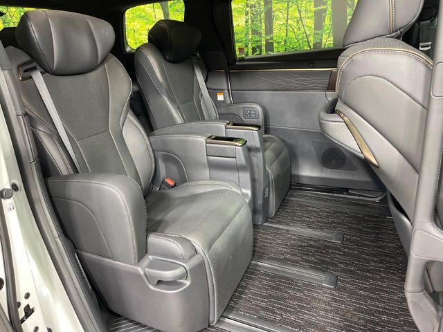 TOYOTA ALPHARD hybrid 4WD 2024