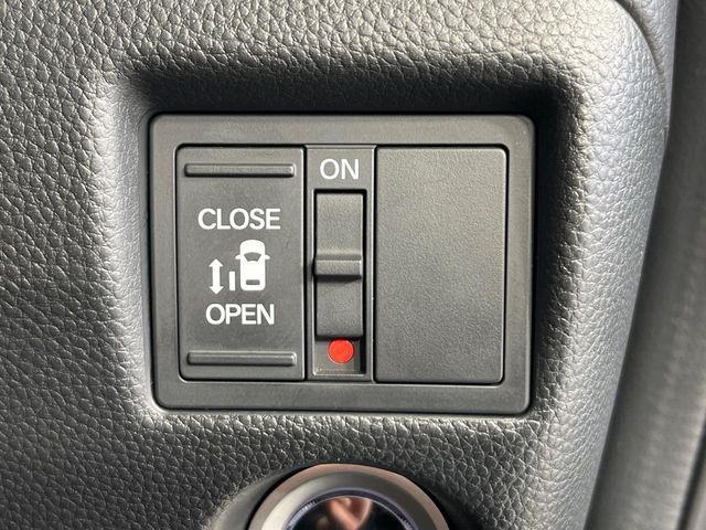 HONDA N BOX CUSTOM 4WD 2019