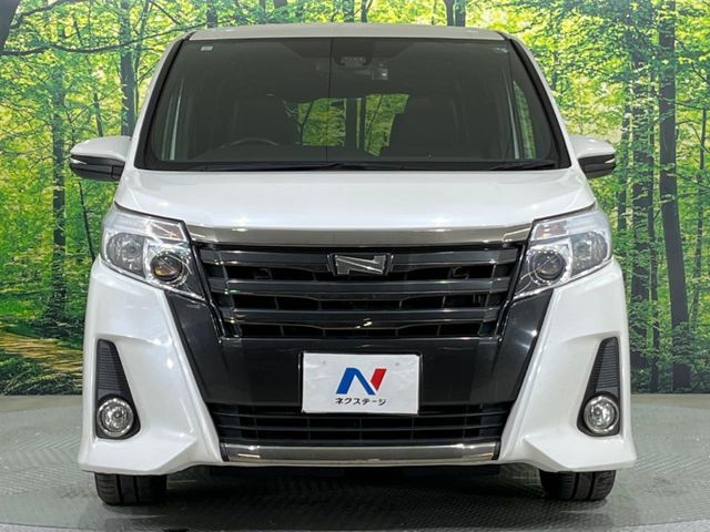 TOYOTA NOAH 2017