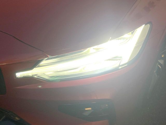 VOLVO VOLVO V60 2021