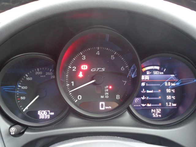 PORSCHE PORSCHE Macan 2022