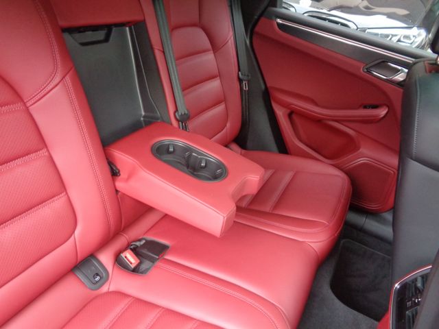 PORSCHE PORSCHE Macan 2022