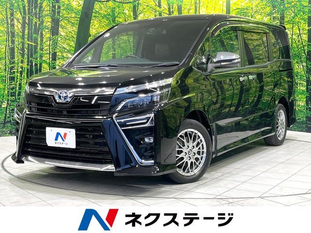TOYOTA VOXY HYBRID 2021