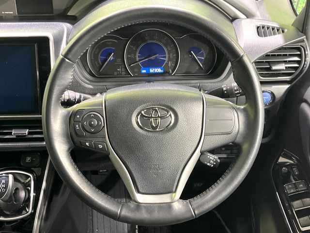 TOYOTA VOXY HYBRID 2021