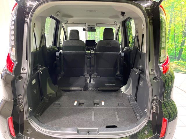 TOYOTA SIENTA HYBRID 2025