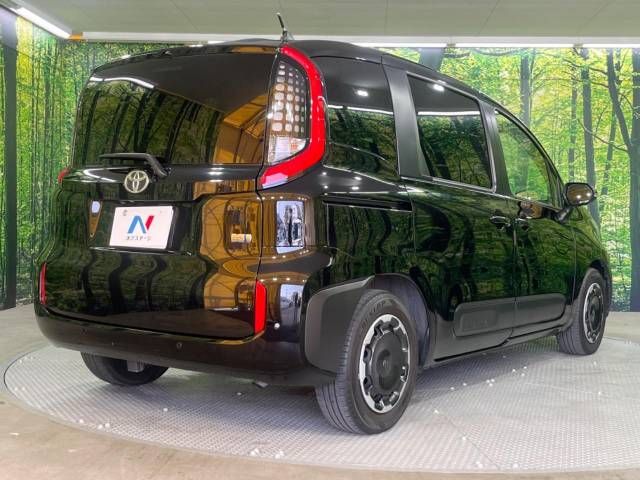 TOYOTA SIENTA HYBRID 2023