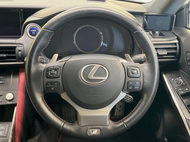 TOYOTA LEXUS IS300h 2018