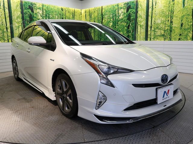 TOYOTA PRIUS 2018