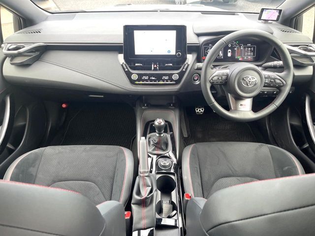 TOYOTA GR COROLLA 2024