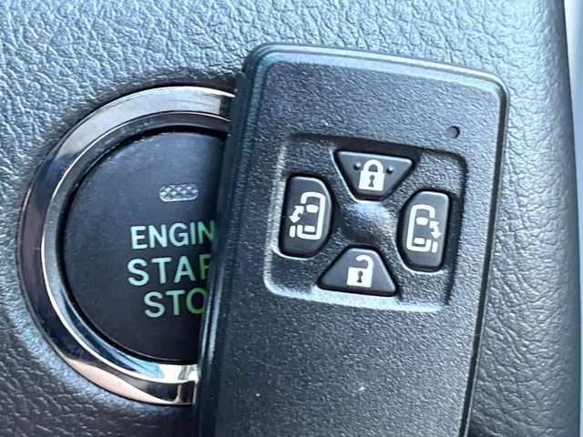 TOYOTA VELLFIRE 2014