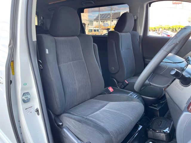 TOYOTA VELLFIRE 2014