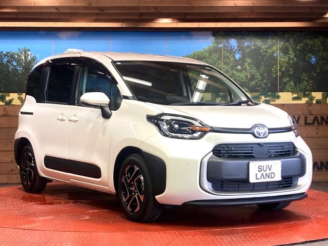 TOYOTA SIENTA HYBRID 2023