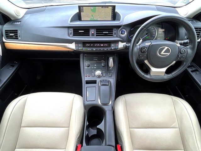 TOYOTA LEXUS CT200h 2018