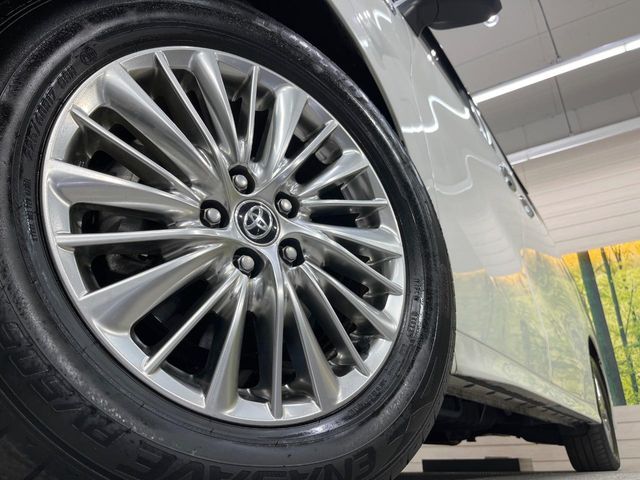 TOYOTA ALPHARD hybrid 4WD 2019