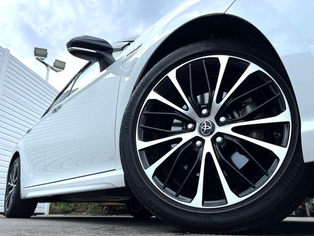 TOYOTA CAMRY HYBRID 2019