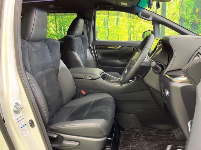 TOYOTA ALPHARD hybrid 4WD 2023