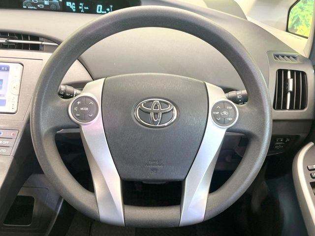 TOYOTA PRIUS 2013