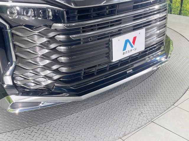 TOYOTA VOXY HYBRID 2023