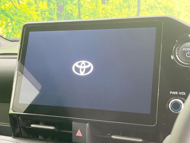 TOYOTA VOXY HYBRID 2023