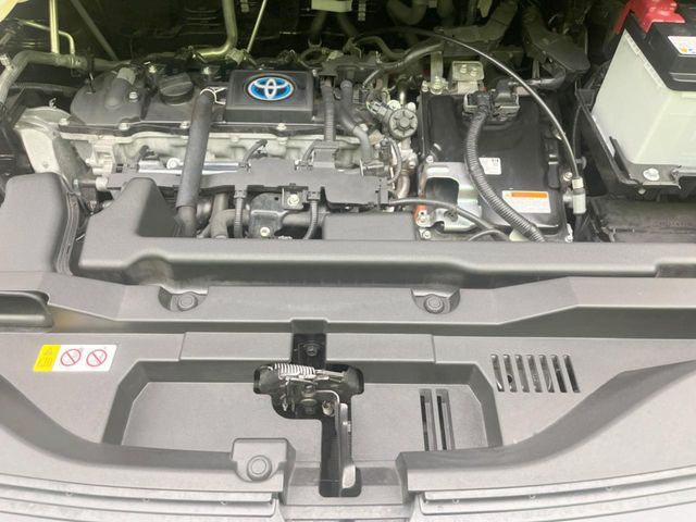 TOYOTA VOXY HYBRID 2023