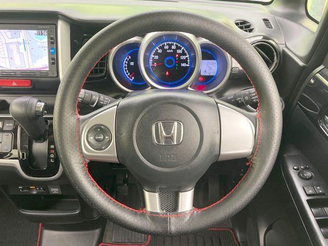 HONDA N BOX CUSTOM 2016