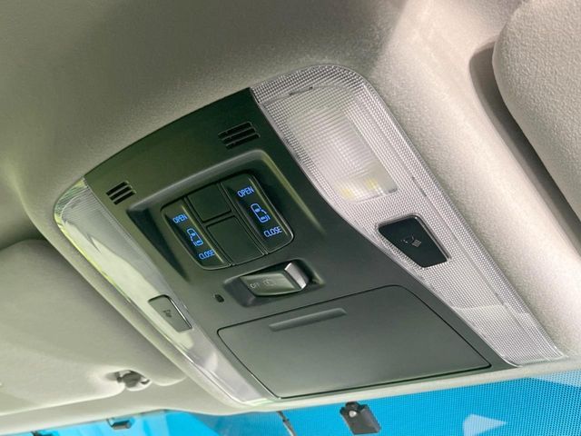 TOYOTA VELLFIRE 2015