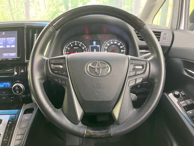 TOYOTA VELLFIRE 2015