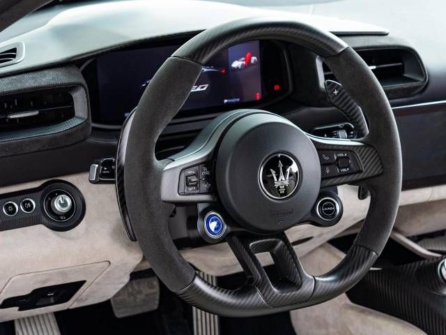 MASERATI MASERATI MC20 2023