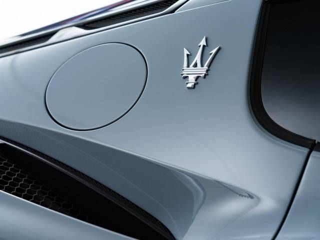 MASERATI MASERATI MC20 2023