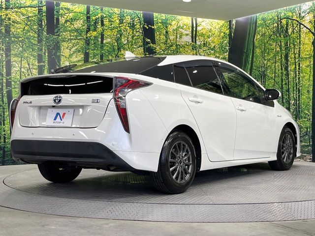 TOYOTA PRIUS 2016