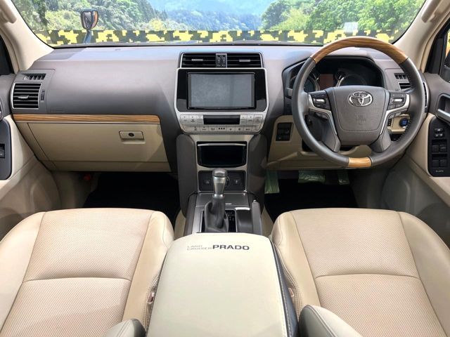 TOYOTA LANDCRUISER PRADO 2022