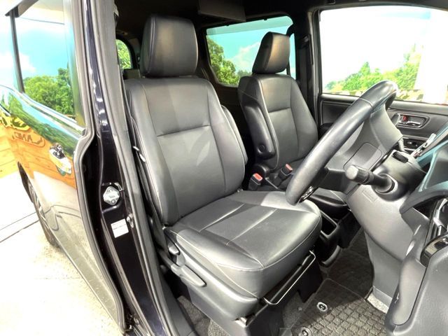 TOYOTA ESQUIRE HYBRID 2019