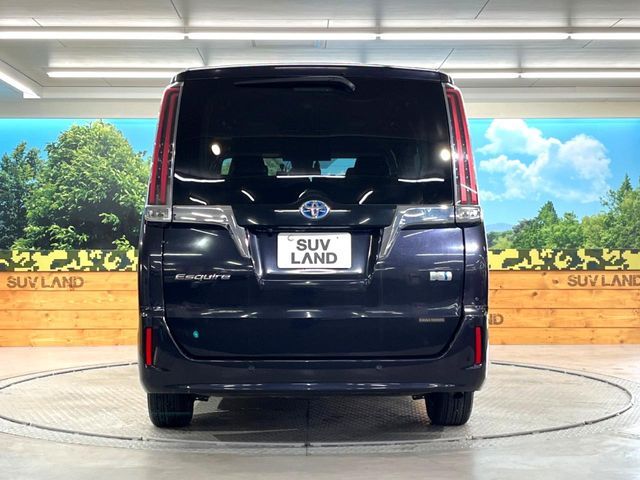 TOYOTA ESQUIRE HYBRID 2019
