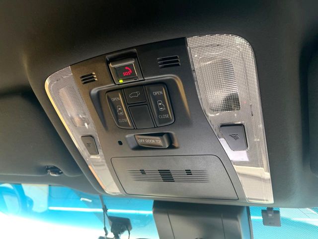 TOYOTA VELLFIRE 2021