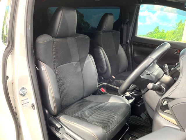 TOYOTA VELLFIRE 2021