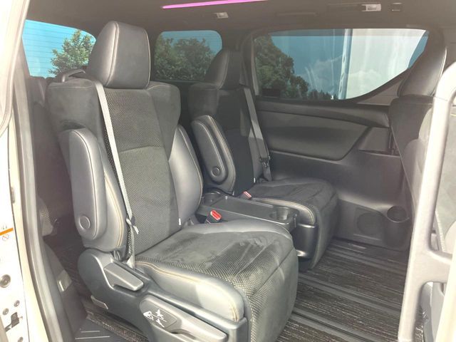 TOYOTA VELLFIRE 2021