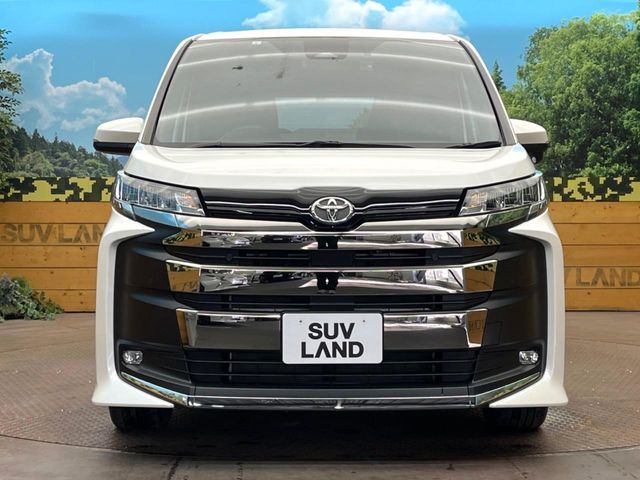 TOYOTA NOAH 2023