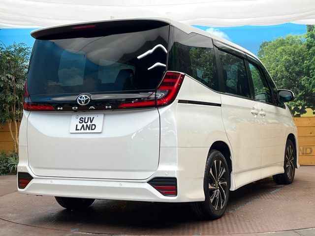 TOYOTA NOAH 2023