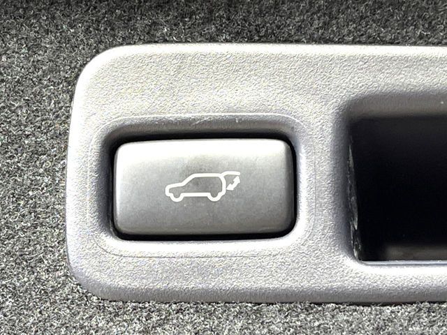 TOYOTA HARRIER 2WD 2018