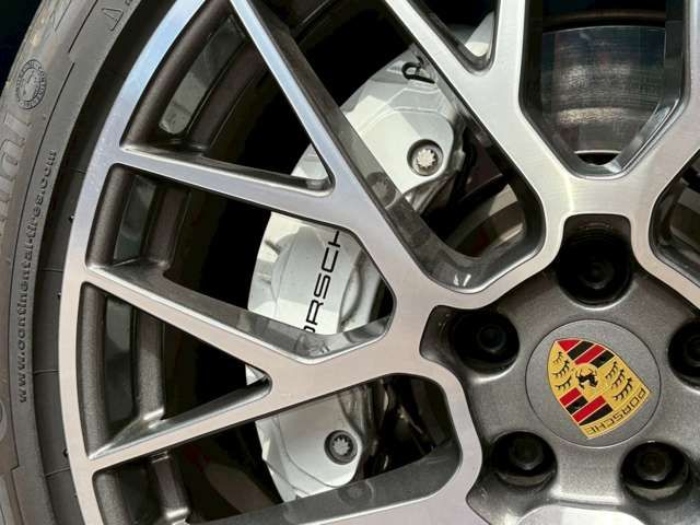 PORSCHE PORSCHE Macan 2021