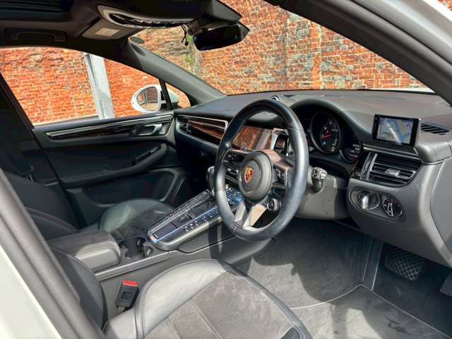 PORSCHE PORSCHE Macan 2021