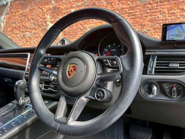 PORSCHE PORSCHE Macan 2021