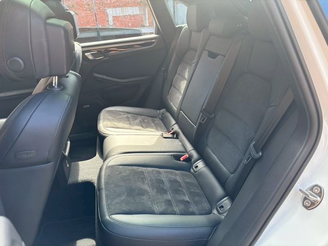 PORSCHE PORSCHE Macan 2021