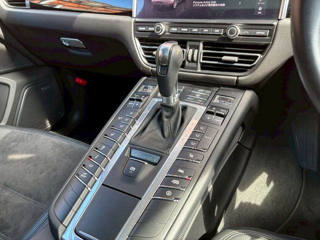 PORSCHE PORSCHE Macan 2021