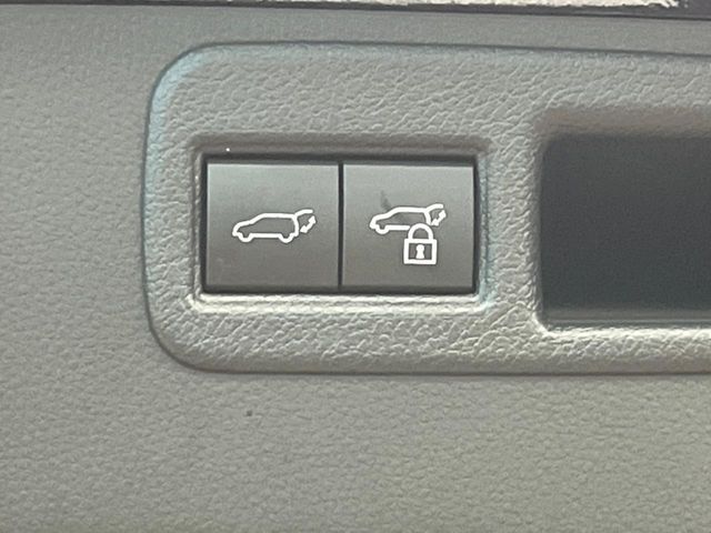 TOYOTA HARRIER 2WD 2023