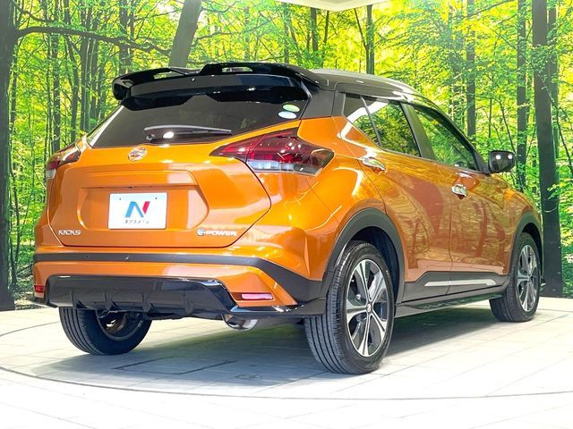 NISSAN KICKS 2020