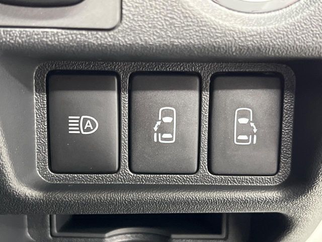 TOYOTA HIACE van 4WD 2025