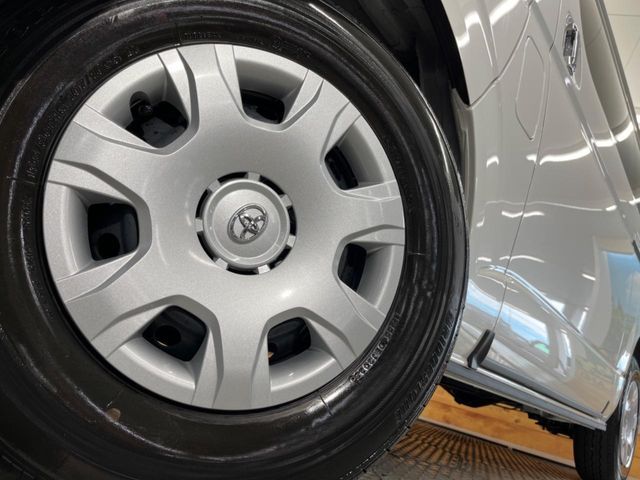 TOYOTA HIACE van 4WD 2025